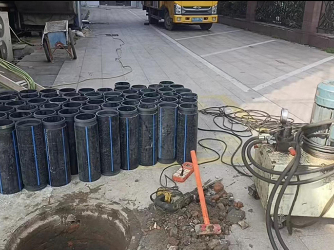 修文PE置换管厂家 DN315置换管 非开挖管短管置换